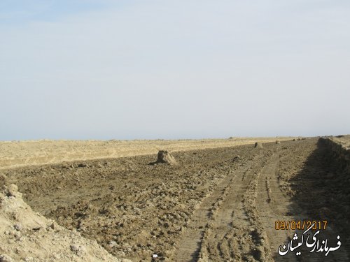 بازدید فرماندار گمیشان از کانال آبرسان و زهکش اصلی لاین 1 و 2سایت میگو