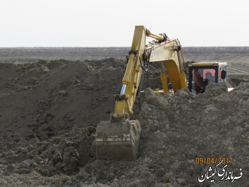 بازدید فرماندار گمیشان از کانال آبرسان و زهکش اصلی لاین 1 و 2سایت میگو