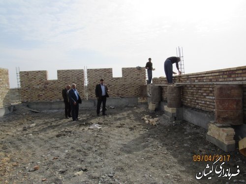 بازدید فرماندار گمیشان از پروژه مرکز تکثیر میگو