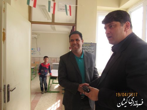 بازدید سرزده فرماندار گمیشان از مدرسه حاج علی سطوت منش روستای توماجلرآلتین
