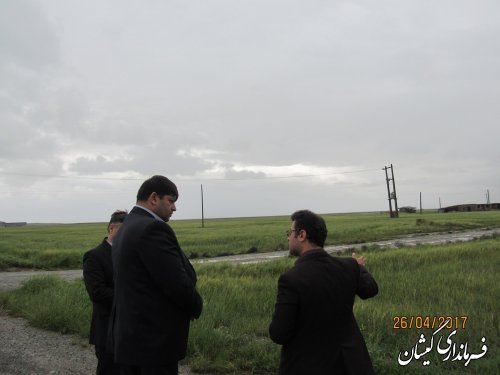 بازدید فرماندار گمیشان از محل اجرای پروژه تقویت فشار برق سیمین شهر
