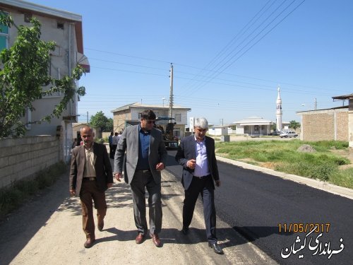 بازدید فرماندار گمیشان از اجرای مرحله دوم آسفالت خیابان های سطح سیمین شهر