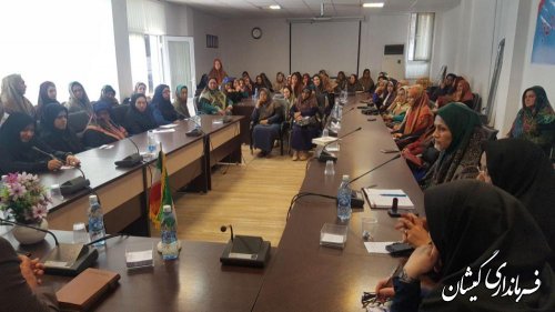 همایش زن، انتخابات و مشارکت حداکثری در شهرستان گمیشان برگزار شد