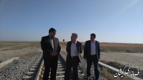 بازدید فرماندار گمیشان و مدیرکل راه آهن از گذرگاه های همسطح محدوده شهرستان