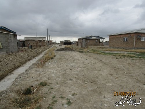 بازدید فرماندار گمیشان از اجرای جدول کشی معابر روستای صفا ایشان
