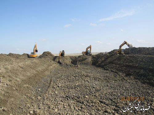 بازدید فرماندار گمیشان از احداث کانال آبرسان سایت میگو