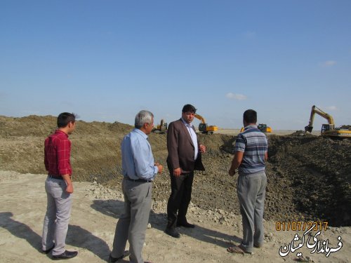 بازدید فرماندار گمیشان از احداث کانال آبرسان سایت میگو