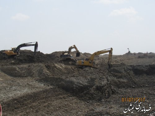 بازدید فرماندار گمیشان از احداث کانال آبرسان سایت میگو