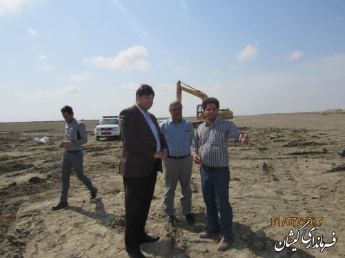 بازدید فرماندار گمیشان از احداث کانال آبرسان سایت میگو