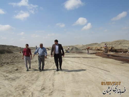 بازدید فرماندار گمیشان از احداث کانال آبرسان سایت میگو