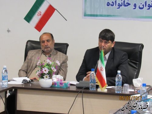 اشتغال بانوان با رویکرد اقتصاد مقاومتی / فرهنگ سازی عفاف و حجاب وظیفه ای همگانی