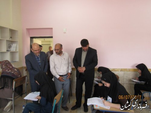 بازدید فرماندار گمیشان از روند برگزاری آزمون کنکور سراسری دانشگاه ها