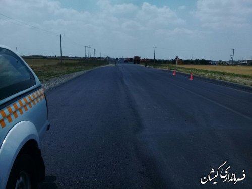 آسفالت رمپ های ورودی و خروجی راههای روستایی بندرترکمن-آق قلا در حوزه شهرستان