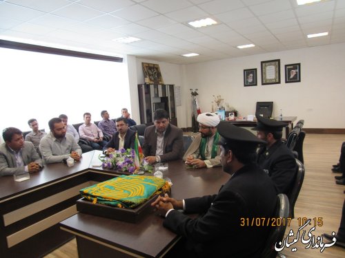 استقبال فرماندار گمیشان از کاروان زیرسایه خورشید با حضور خادمان حرم رضوی
