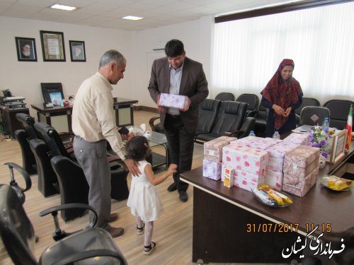 نشست صمیمی فرماندار گمیشان با فرزندان دختر پرسنل فرمانداری و بخشداری ها