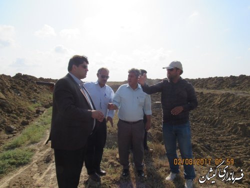 بازدید فرماندار گمیشان از پیشرفت فیزیکی پروژه زهکشی اراضی شمال شهرستان