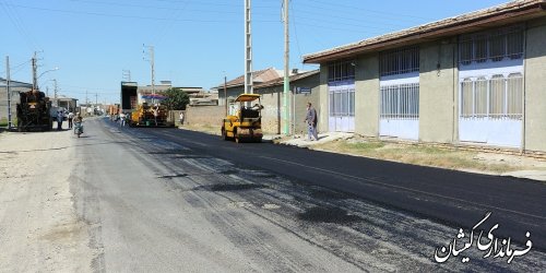 بازدید فرماندار گمیشان از اجرای آسفالت معابر سطح شهر گمیش تپه