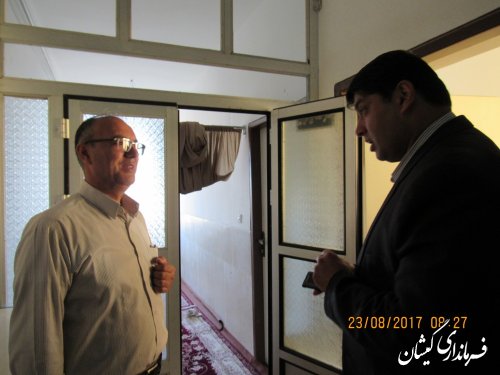 فرماندار گمیشان با پزشکان مستقر در مرکز بهداشت و درمان دیدار کرد