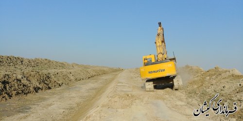 بازدید فرماندار گمیشان از عملیات زهکشی اراضی