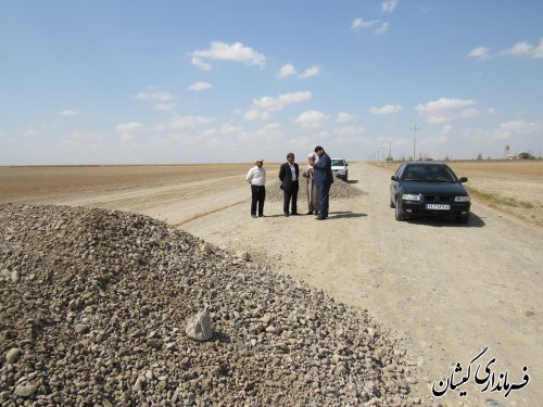 بازدید فرماندار گمیشان از عملیات بیس ریزی محور دسترسی سقرتپه به سیمین شهر