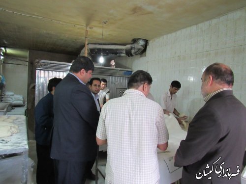 بازدید فرماندار گمیشان از نانوایی های سطح روستای خواجه نفس