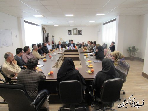هر یک از کارکنان آیینه تمام نمای سازمان ها هستند