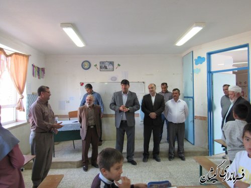 بازدید فرماندار گمیشان از دبستان چهار یار و کتابخانه روستای قلعه جیق بزرگ