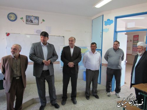 بازدید فرماندار گمیشان از دبستان چهار یار و کتابخانه روستای قلعه جیق بزرگ