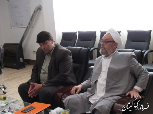 دیدار جمعی از روحانیون منطقه با فرماندار گمیشان