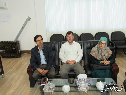 دیدار دهیار و اعضای شورای اسلامی روستای دهنه با فرماندار گمیشان