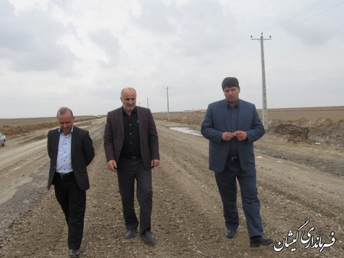 بازدید فرماندار گمیشان از عملیات زیرسازی و بیس محور سیمین شهر به سقر تپه