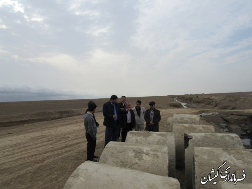 بازدید فرماندار گمیشان از پل کانال عبوری شمال روستای توماجلر آلتین
