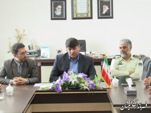 دیدار لژیونر فوتبال ساحلی با فرماندار گمیشان