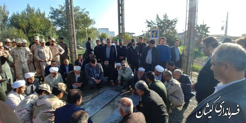 حضور فرماندار گمیشان در مزار شهدای گمنام شهرستان