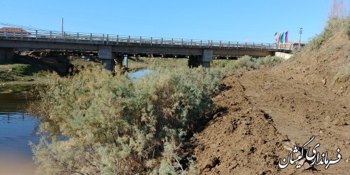 بازدید فرماندار گمیشان از عملیات تسطیح بستر گرگانرود محدوده روستای خواجه نفس