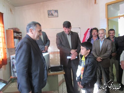 بازدید فرماندار گمیشان از مدارس روستاهای نوار مرزی شهرستان