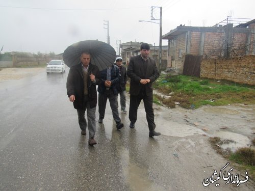 فرماندار گمیشان وضعیت خیابان ورودی روستای خواجه نفس را بازدید و بررسی کرد