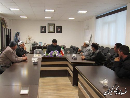 فرماندار گمیشان درخواست ها و مشکلات مراجعه کنندگان را بررسی و پاسخ داد
