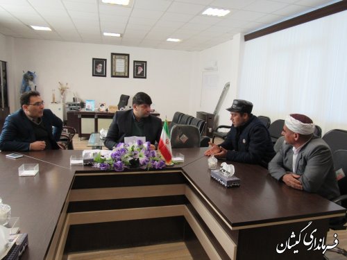 فرماندار گمیشان درخواست ها و مشکلات مراجعه کنندگان را بررسی و پاسخ داد