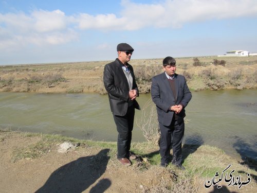 بازدید فرماندار گمیشان از پروژه زهکشی اراضی شمال شهرستان