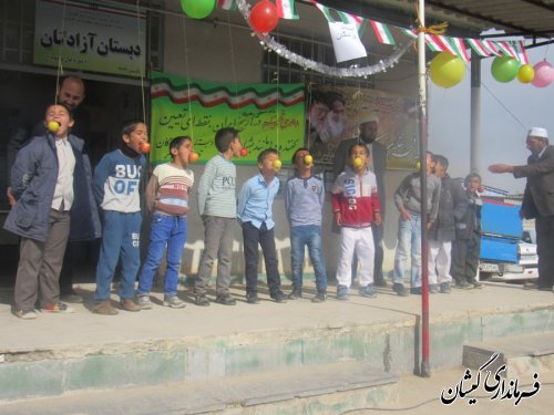 حضور بخشدار گلدشت در جشن انقلاب دبستان آزادگان روستای قلعه توماجلر