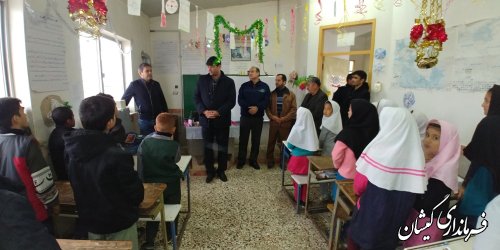 بازدید فرماندار گمیشان از دبستان فرش نگین روستای قلمس
