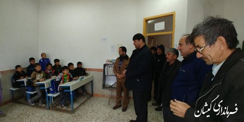 بازدید فرماندار گمیشان از دبستان فرش نگین روستای قلمس