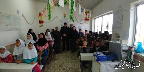 بازدید فرماندار گمیشان از دبستان فرش نگین روستای قلمس