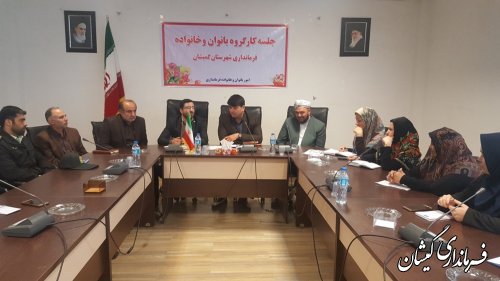 برنامه های هفته زن باید جایگاه بانوان را به خوبی در جامعه نشان دهد