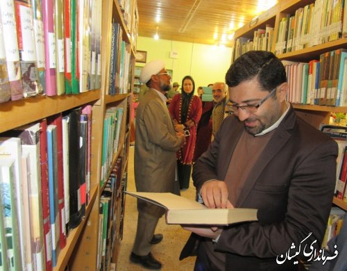 معاون فرماندار گمیشان از کتابخانه عمومی امام محمد غزالی شهر گمیش تپه بازدید کرد
