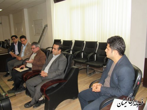 نشست سرمایه گذار حوزه تولید کاغذ با فرماندار گمیشان