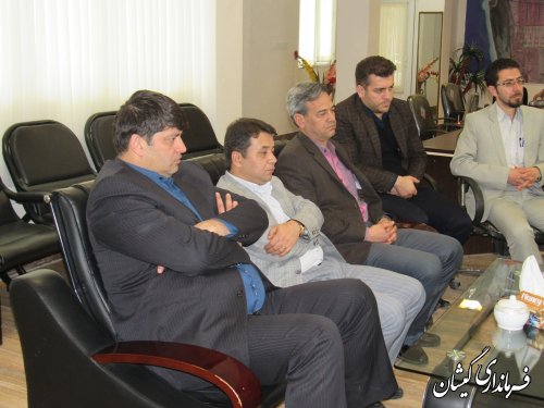 نشست سرمایه گذار حوزه تولید کاغذ با فرماندار گمیشان