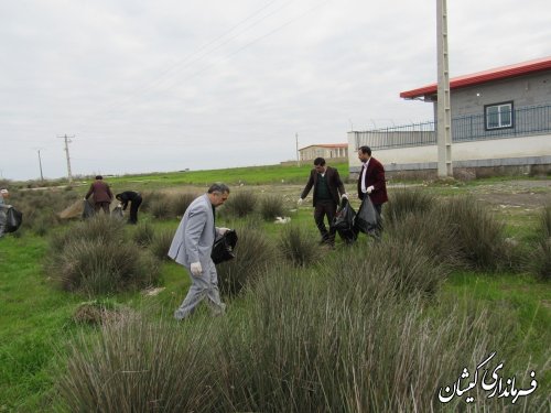 پاکسازی مبادی ورودی شهر گمیش تپه در آستانه بهار