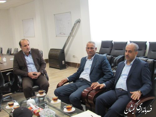 نشست مدیرکل پشتیبانی امور دام استان با فرماندار گمیشان
